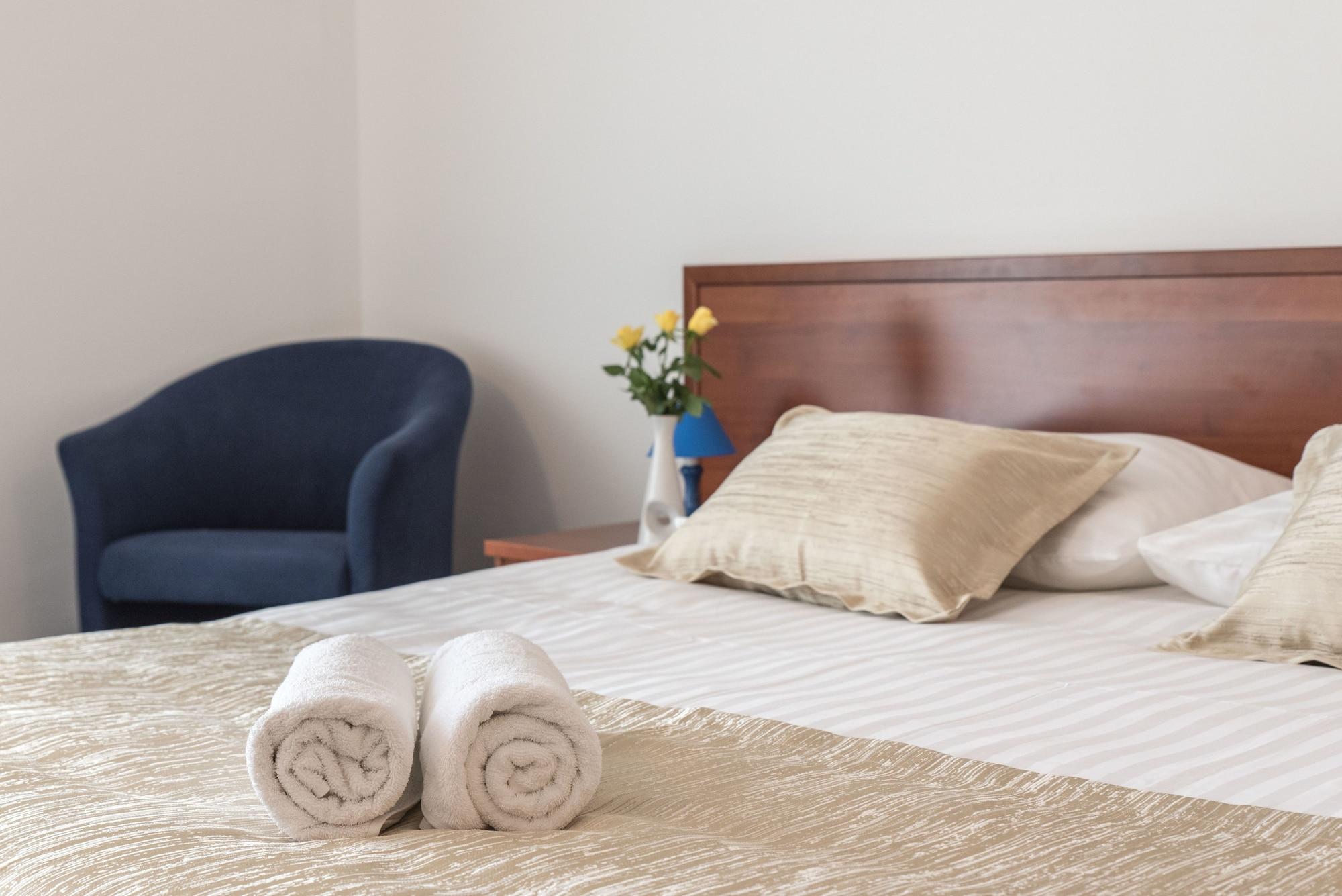 Hotel Krilo Jesenice  Extérieur photo