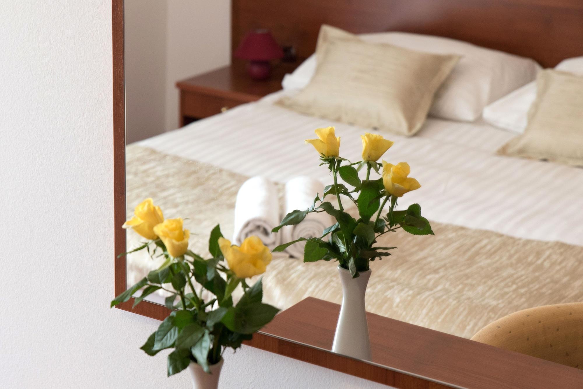 Hotel Krilo Jesenice  Extérieur photo