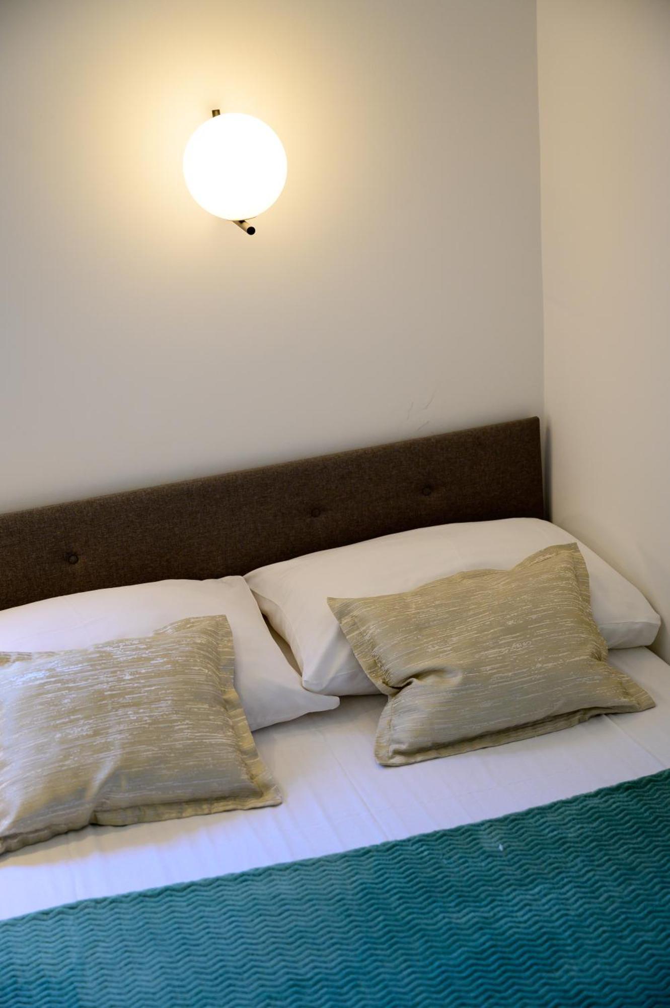 Hotel Krilo Jesenice  Extérieur photo