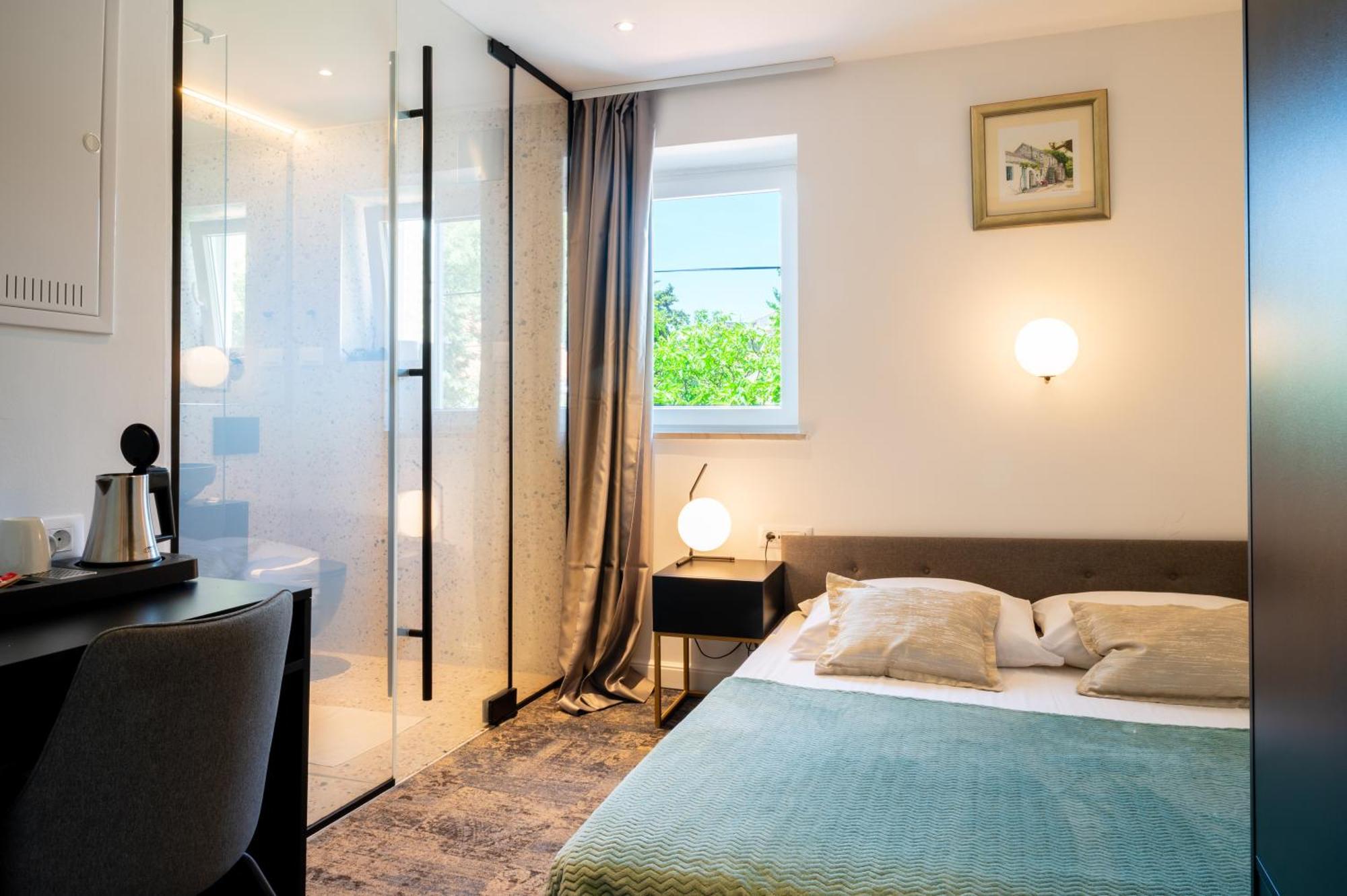 Hotel Krilo Jesenice  Extérieur photo