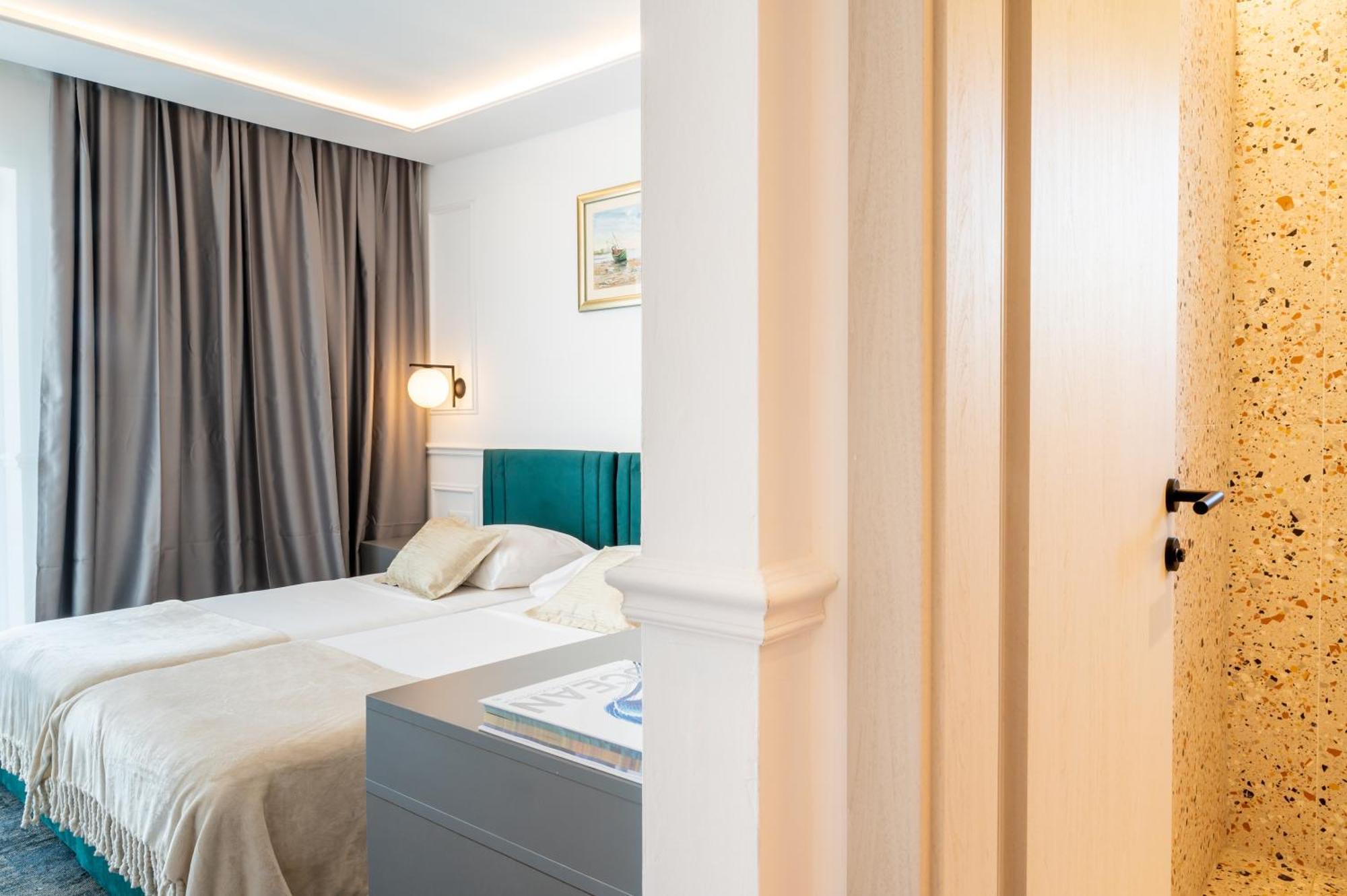 Hotel Krilo Jesenice  Extérieur photo