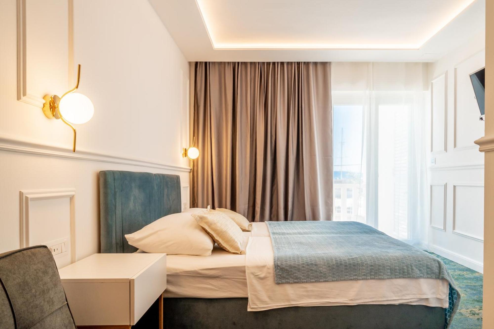 Hotel Krilo Jesenice  Extérieur photo