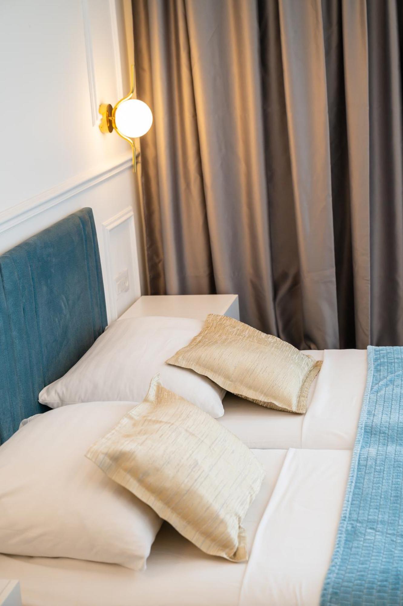 Hotel Krilo Jesenice  Extérieur photo