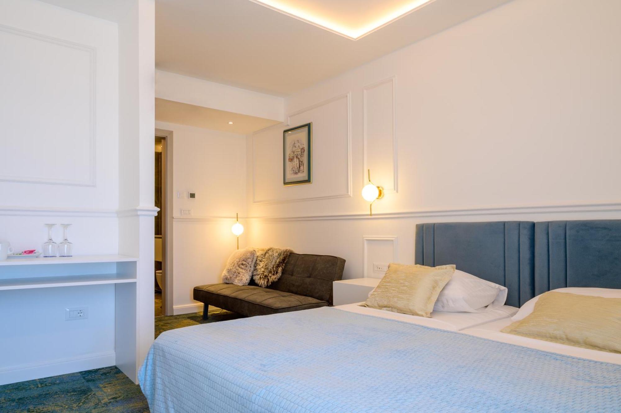 Hotel Krilo Jesenice  Extérieur photo