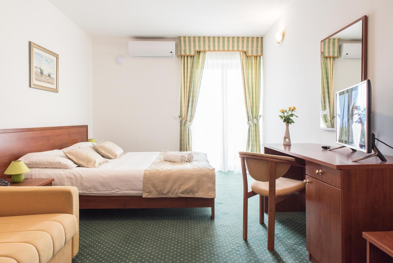 Hotel Krilo Jesenice  Extérieur photo